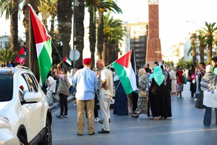 <p>Gazze Şeridi’nde sivillere yönelik saldırılarını yoğunlaştıran İsrail ordusu, işgali genişletip kalıcı hale getirecek kara saldırılarına başladığını duyurmuştu.</p>