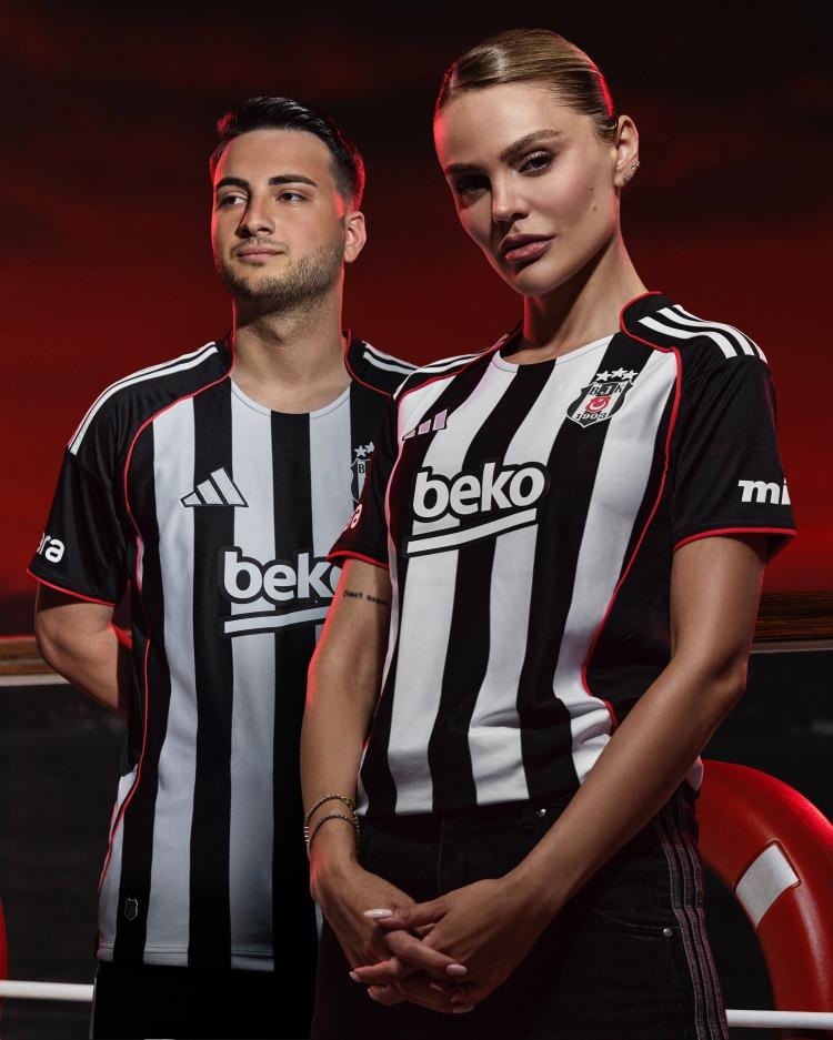 <p>Birçok kullanıcı formalar hakkında beğenilerini dile getirdikleri yorumlar yaptı.</p>