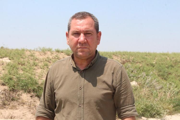 <p>"Sulama kanalı mümkünse temizlenmeli ve usulüne uygun bir şekilde atıkların çevre ve yer altı sularını kirletmeyecek şekilde toprak alanlara gömülmesi gerekiyor.</p>

<p> </p>
