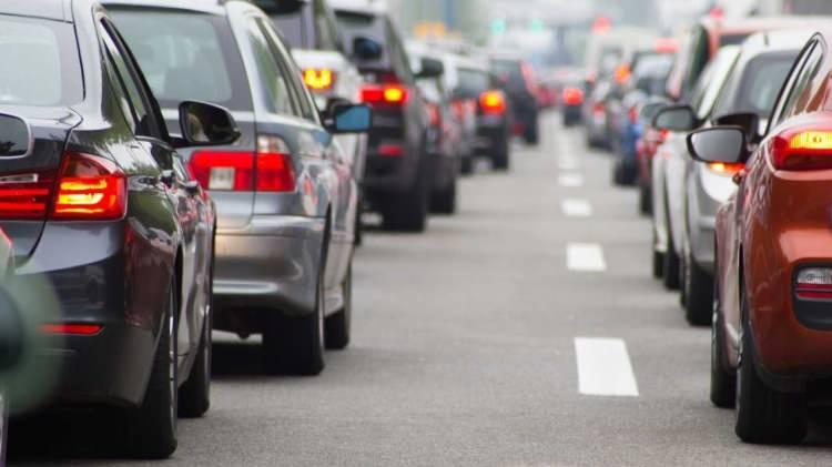 <p>Trafik kazaları can almaya devam ederken kazaları en aza indirmek için de çalışmalar tüm hızıyla sürüyor. </p>
