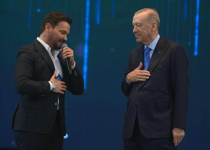<p><span style="color:#000000"><strong>Programda "Sayın Cumhurbaşkanı'ndan tek bir şey isteyeceksin ve hallolacak. Ne istersin?" sorusuna yanıt veren Akçıl, cevabıyla alkış topladı.</strong></span></p>