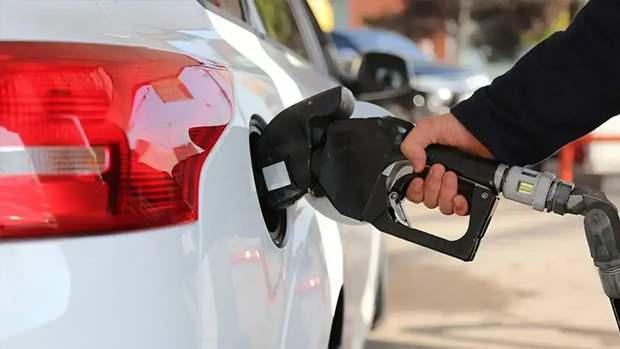 <p>Brent petrol 12 Haziran 2025 TSİ 09.20'de alış ve satış fiyatı 69.22 dolardır.</p>
<p> </p>