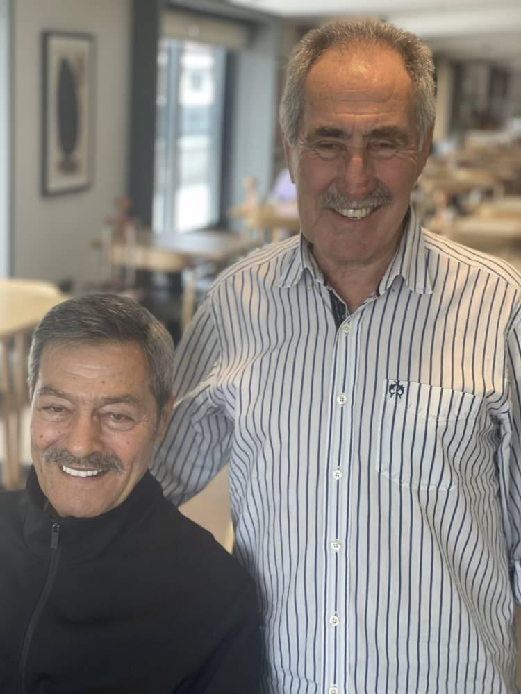 <p><span style="color:#FF0000"><strong>K&Uuml;LT&Uuml;R VE TURİZM ESKİ BAKANI PAYLAŞTI</strong></span></p>

<p><span style="color:#000000"><strong>K&uuml;lt&uuml;r ve Turizm Eski Bakanı Ertuğrul G&uuml;nay da&nbsp;usta akt&ouml;r Kadir İnanır'ı ziyaret etti. İnanır ile karesini sosyal medya hesabından paylaşan G&uuml;nay, şu ifadelere yer verdi:</strong></span></p>

<p><span style="color:#000000"><strong>"Bug&uuml;n sinemamızın &ouml;v&uuml;nc&uuml;, değerli ve sevgili arkadaşım Kadir İnanır&rsquo;ı ziyaret ettim. Onu sağlıklı, g&uuml;lery&uuml;zl&uuml; g&ouml;rmekten sevin&ccedil; duydum. Sevincimi sevenleriyle paylaşmak istiyorum"</strong></span></p>
