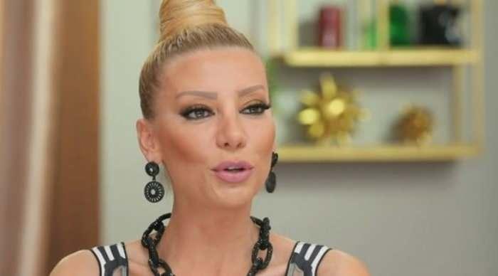 <p><span style="color:#000000"><strong>Görevli memur, güvenlik prosedürü gereği Saraçoğlu'nu ikinci bir kontrole yönlendirdi.</strong></span></p>