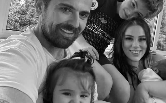 <p>Ferdi Tayfur'un 2 Ocak 2025'te vefat etmesinden sonra çocukları, miras kavgalarıyla gündeme gelmişti.</p>