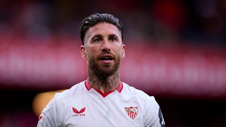 <p>Sérgio Ramos<br />
<br />
Mevki: Stoper<br />
<br />
Güncel Kulüp: Monterrey<br />
<br />
Gelmesi muhtemel takım: Galatasaray</p>
