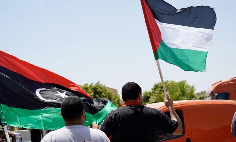 <p>LİBYALILAR GAZZE’YE İLERLEYEN MAĞRİB DİRENİŞ KONVOYU’NU BAŞKENT TRABLUS’TA COŞKUYLA KARŞILADI</p>
<p>Libyalılar Gazze’deki ablukayı kırmak için yola çıkan Mağrib Direniş Konvoyu’nu Trablus’taki Şehitler Meydanı'nda coşkuyla karşıladı.</p>
