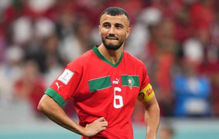 <p>Romain Saïss<br />
<br />
Mevki: Stoper<br />
<br />
Güncel Kulüp: Al-Sadd<br />
<br />
Gelmesi muhtemel takım: Beşiktaş</p>
