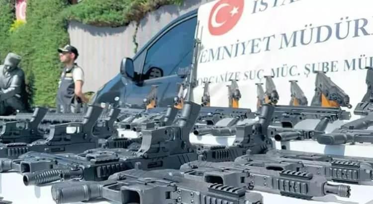 <p>İsabet eden kurşunların Türkiye'de yasal üretimi bulunmayan UTAŞ marka silahtan çıkması, bu silahların İstanbul'da Anadolu Yakası'nda daha yoğun bulunduğu bilgisi üzerine Anadolu Cumhuriyet Başsavcılığı Terör ve Örgütlü Suçlar Soruşturma Bürosu tarafından soruşturma başlatılmıştı.</p>