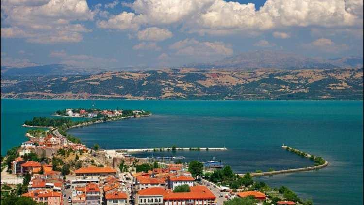 <p>TÜİK'in son yıllarda yaptığı nüfus araştırmalarına göre İstanbul başta olmak üzere pek çok büyük şehir artık göç alan değil göç veren bir pozisyona geldi. </p>
