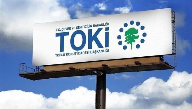 <p>TOKİ'nin yeni sosyal konut projesinin başvuru tarihleri merak ediliyor. Bu kapsamda Çevre, Şehircilik ve İklim Değişikliği Bakanı Murat Kurum'dan açıklamalar geldi. Peki TOKİ başvuruları ne zaman başlayacak?</p>