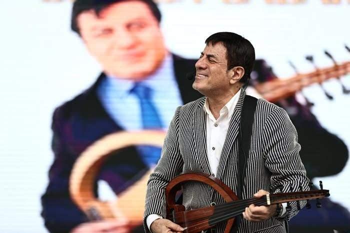 <p><span style="color:#000000"><strong>Dünyaca ünlü yıldız Dua Lipa'nın kutlama gecesi için 3.5 milyon dolar talep etmesi üzerine vazgeçilince, İrem Derici "Hayaller Dua Lipa, hedefler Coşkun Sabah mı? Enteresan bir kadro var. Coşkun Sabah ‘Anılar’ mı söyleyecek kutlamada?" açıklamasında bulunmuştu.</strong></span></p>