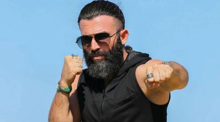 <p><span style="color:#800080"><strong>KIZ ARKADAŞI İÇİN YASA DIŞI SİLAH TEMİN ETMİŞ</strong></span></p>