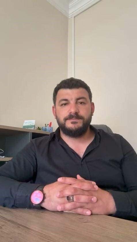 <p><span style="color:#FF0000"><strong>"ROMAN HALKINI KÖTÜLEYEN HERKESİ ALLAH'A HAVALE EDİYORUM"</strong></span></p>
<p><span style="color:#000000"><strong>Karamurat Köyü'ne bağlı Alaçam Mahallesi Muhtarı Hasan Kurt ise sessizliğini bozdu ve "Düğünümüze, kendi bölgemizden ve farklı şehirlerden pek çok misafir katılmıştır. Köyümüz, şehirler arası yol üzerinde bulunduğu için seyahat eden kişiler, kendi istekleriyle eğlencemize zaman zaman katılmaktadırlar. Yapılan bu düğünümüzde de seyahat eden Koreli kardeşlerimiz, tamamen kendi istekleriyle katılmak istemişlerdir. Bizler de her misafirimize gösterdiğimiz ilgi ve alaka ile kendilerini eğlencemize dahil ettik. Sonrasında, köyümüzde yaşamayan ve Düzce ilimizde ikamet ettiğini öğrendiğimiz misafirimiz, kız çocuğumuz, Alaçam Köyü halkının bilgisi dışında, yakışıksız ve kendi tabiriyle sadece "eğlenmek ve yardımcı olmak" amacıyla nitelendirdiği bir olayı gerçekleştirmiştir. Yargısız infaz yapan şahsımı ve Roman halkını kötüleyen herkesi Allah'a havale ediyorum" diye konuştu.</strong></span></p>