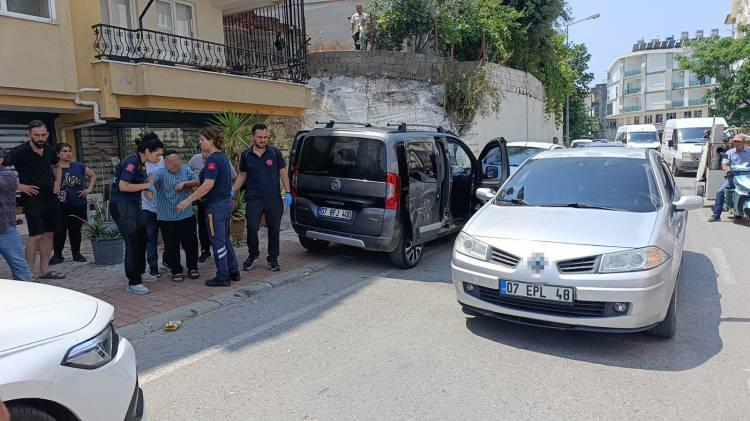 <p><span style="color:#A52A2A"><strong>AMBULANSA BİNMEMEK İÇİN DİRENDİ </strong></span></p>

<p>Hafif yaralanan Osman D.Ş. adlı çocuk, olay yerine gelen sağlık ekiplerinin <strong>tüm ikna çabalarına rağmen ambulansa binmemekte direndi.</strong></p>
