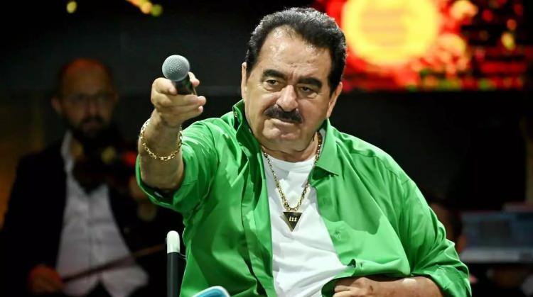 <p><span style="color:#800000"><strong>&Ccedil;OCUKLARINA SİTEM ETTİ</strong></span></p>

<p><span style="color:#000000">Son olarak,&nbsp;<em><strong>"Benim her şeyim onların zaten. Ama iki kişiyi affetmeyeceğim. Biri erkek biri dişi. İki kişi affımda yok. Mezarıma da gelmesinler. &Ouml;l&uuml;r&uuml;m giderim, onlara sevenlerim yuh &ccedil;eksinler yuhhhh!"</strong></em>&nbsp;ifadelerini kullanan&nbsp;Tatlıses &ccedil;ocuklarına sitem etmişti.<strong>​</strong></span></p>
