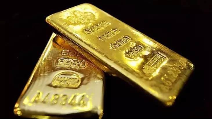 <p>Ons altın 3.377 dolara çıkarak tarihi zirveyi test etti. Türkiye’de ise gram altın 4.251,19 TL’ye, çeyrek altın 7.013 TL’ye kadar çıktı. Cumhuriyet altını 27.919 TL, gremse altın ise 69.123 TL ile rekor seviyelere ulaştı.</p>