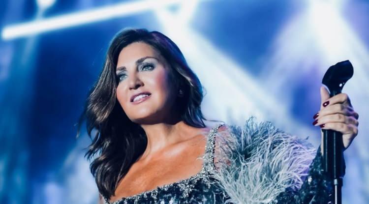 <p><strong><em>Ünlü şarkıcı Sibel Can'a torun geliyor. Oğlu Engincan Ural ve gelini Merve Kaya, bebeklerinin cinsiyetini açıkladı.</em></strong></p>