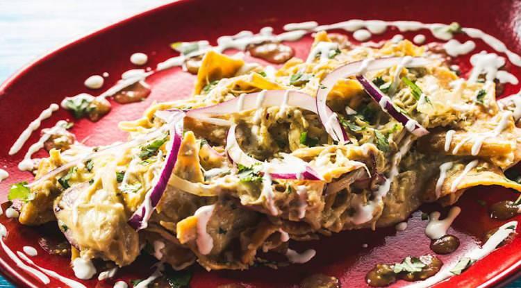 <p><strong>14. CHILAQUILES (MEKSİKA)</strong></p>
