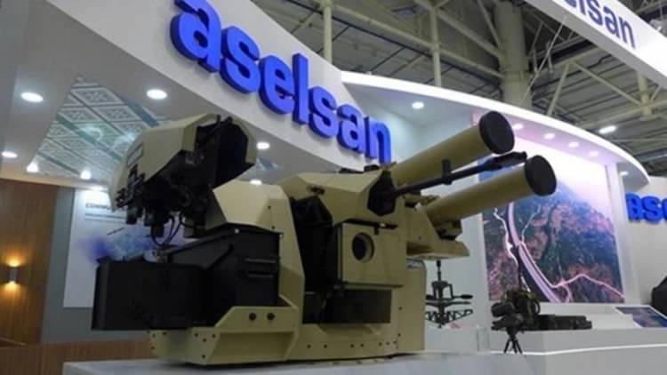 <p><span style="color:#B22222"><strong>ASELSAN’DAN BEŞ ANLAŞMA</strong></span></p>
<p> </p>
<p>PT PINDAD ile yapılan anlaşma silah sistemleri, güdüm ve atış kontrol teknolojilerinde iş birliğini kapsıyor. PT LEN Industri, <strong>DEFEND ID aracılığıyla radar, gözetleme, siber güvenlik ve komuta sistemlerinde teknoloji transferi ve ortak üretimi kapsıyor.</strong></p>