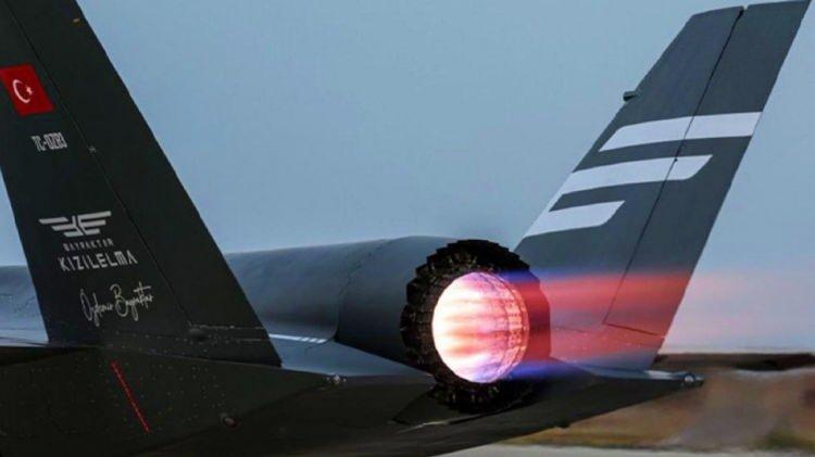 <p>Endonezya'da düzenlenen INDO Defence 2025 fuarında, Türkiye tarafından milli imkanlarla tasarlanan, geliştirilen ve üretilen milli muharip uçak KAAN'ın Endonezya'ya satışına yönelik anlaşma sağlandı.</p>
<p> </p>
<p><strong>Anlaşma kapsamında, 48 adet KAAN 5. nesil savaş uçağı Endonezya'ya teslim edilecek.</strong></p>