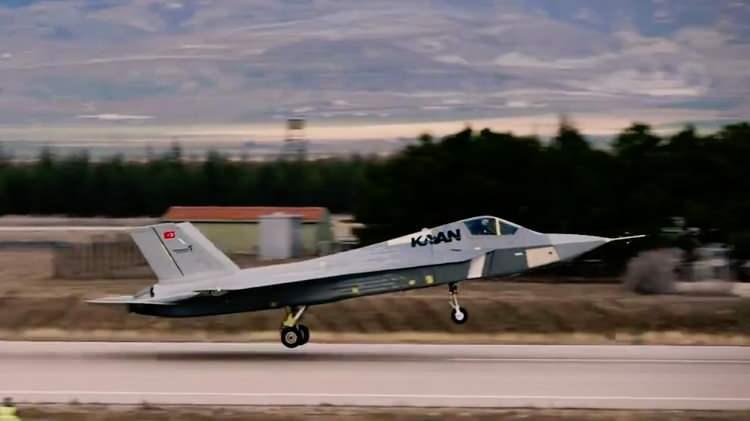 <p><strong>TÜRKİYE İÇİN SAVUNMA SANAYİSİ VURGUSU</strong></p>
<p> </p>
<p>Haberde, <strong>“Türkiye, bugün Orta Doğu’da izlenmesi gereken gerçek takip atıdır”</strong> ifadesiyle Ankara’nın savunma sanayisindeki yükselişine vurgu yapıldı.</p>
<p> </p>