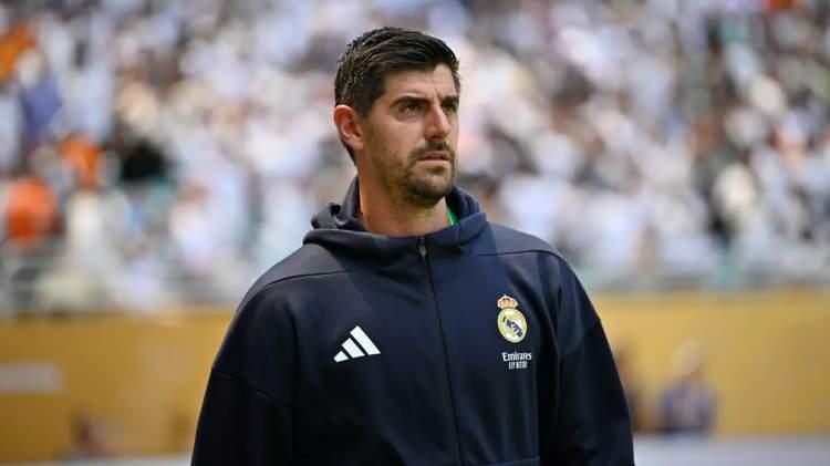 <p>* Sakatlık sonrası sahalara etkileyici dönüş yapan Thibaut Courtois, Real Madrid ile yeni sözleşme imzalamaya hazırlanıyor.<br />
<br />
Belçikalı kaleci, Xabi Alonso döneminin temel taşlarından biri olarak görülüyor.</p>