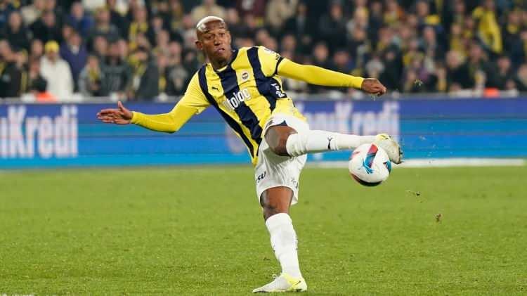 <p>Anderson Talisca<br />
<br />
Fenerbahçe<br />
<br />
10 milyon Euro</p>
