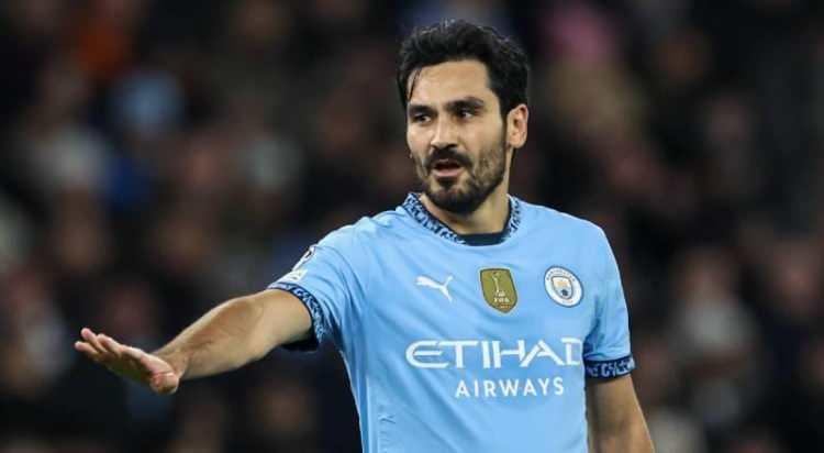 <p>Galatasaray, bir süredir gündemden düşmüş gibi lanse edilen İlkay Gündoğan transferinde sona yaklaştı.<br />
<br />
Sarı-kırmızılı ekip, yıldız futbolcu ile 2+1 yıllık anlaşma sağladı. Süreç, İngilizler ile Galatasaray arasında görüşmelere kaldı.<br />
<br />
(FANATİK)</p>
