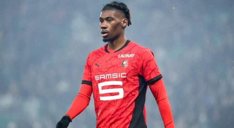 <p>Trabzonspor, Rennes'ten 23 yaşındaki Christopher Wooh'a yöneldi. Eruğrul Doğan, Fransa'ya gitti ve oyuncu için 4 milyon Euro önerdi.<br />
<br />
(FOTOMAÇ)</p>