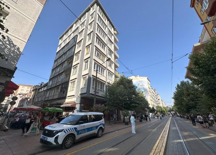 <p>Ölümünün ardından Dr. Günay’ın sözleri sosyal medyada yeniden ilgi görürken, birçok açıklaması gündem oldu. İnternet kullanıcıları doktor Günay’ın ölümünün detaylı olarak incelenmesi gerektiğini savundu.</p>
<p> </p>