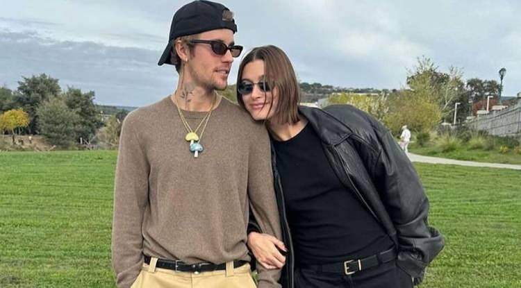 <p><span style="color:#B22222"><em><strong>Yıllardır dünya basınının yakın takibinde olan Justin Bieber ve Hailey Bieber çiftinin birbirlerine sosyal medya üzerinden yaptığı göndermeler akıllarda soru işareti uyandırdı. Aralarında gerginlik olduğu iddia edilen çift hakkında 'Boşanacaklar mı?' sorusu yeniden gündeme geldi.</strong></em></span></p>
