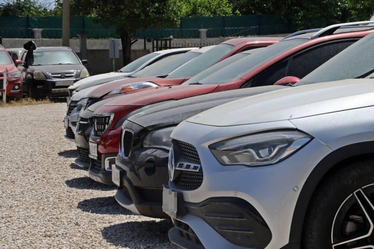 <p><span style="color:rgb(178, 34, 34)"><strong>"ÖNLEM ALINMASI LAZIM"</strong></span></p>
<p>Konuya ilişkin açıklamalarda bulunan Antalya Otoparkçılar ve Oto Yıkamacılar Derneği Başkanı Hakan Topçu ise şunları kaydetti:</p>
<p><strong>"Kişi borcunu ödeyemeyeceğini biliyor ve arabadan ne kurtarırsa kâr olarak görüyor.</strong></p>
<p> </p>
