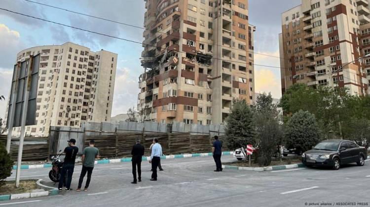 <p>İsrail, 13 Haziran'da İran’ın farklı kentlerindeki nükleer tesisler başta olmak üzere ordunun üst komuta kademesini de hedef olan geniş çaplı saldırılar düzenledi.</p>
<p> </p>
