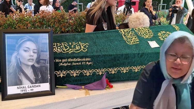 <p>Yoğun bakımda tedavi gören ve kalbi duran Candan, bugün son yolculuğuna uğurlanıyor.</p>
<p> </p>