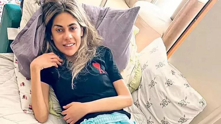 <p><span style="color:#000000">Anoreksiya hastalığı nedeniyle 23 kiloya kadar düşen Nihal Candan'dan kötü haber geldi. 30 yaşındaki Candan, tedavi gördüğü hastanede yapılan tüm müdahalelere rağmen hayatını kaybetti. Peki, Nihal Candan kimdir? Nihal Candan'ın hastalığı neydi?</span></p>