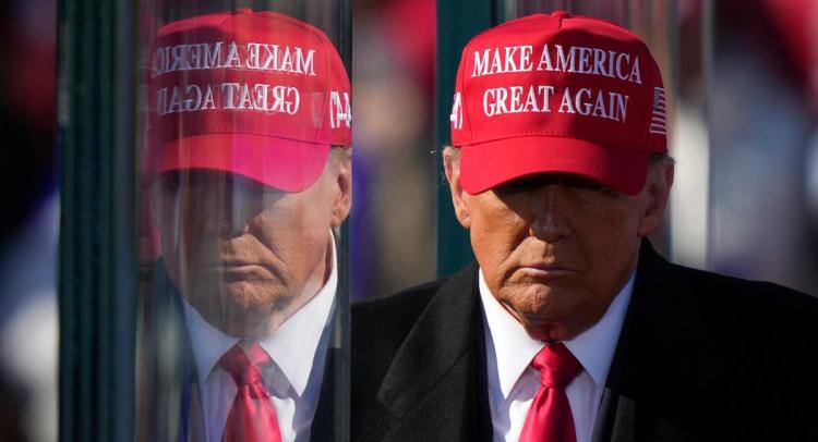 <p><span style="color:#B22222"><strong>TRUMP, İRAN'IN ÜÇ NÜKLEER TESİSİNİ VURDUKLARINI AÇIKLADI!</strong></span></p>
<p> </p>
<p>ABD Başkanı Donald Trump, İran'da Fordo, Natanz ve İsfahan olmak üzere üç nükleer tesise hava saldırısı düzenlediklerini belirtti..</p>