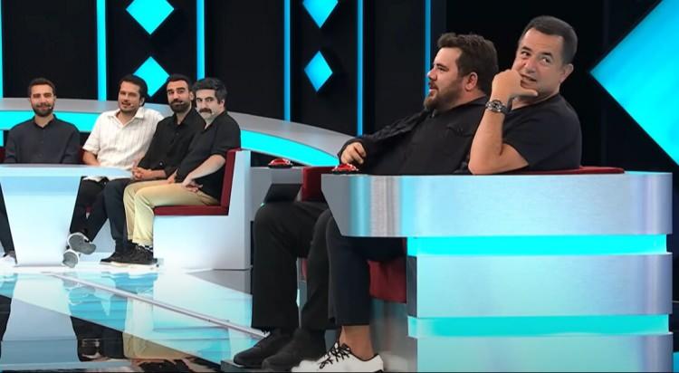<p><span style="color:#000000"><strong>Ünlü ikili, kazandıkları ödülü bir okula bağışlayacaklarını açıkladı.</strong></span></p>
