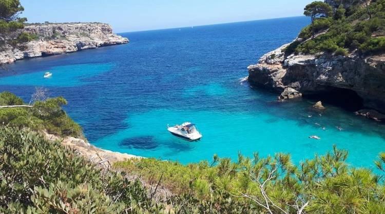 <p><strong>9. Calo des Moro, İspanya</strong></p>