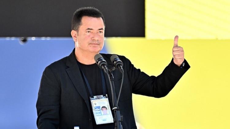 <p><span style="color:#000000"><strong>2021 yılında İngiltere Championship ekiplerinden Hull City'i satın alan Ilıcalı, aynı zamanda Fenerbahçe'de asbaşkan görevini üstleniyordu. Radikal bir karar alan Ilıcalı, sarı-lacivertli kulüpten ayrıldı.</strong></span></p>
