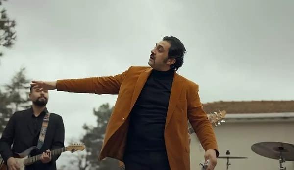 <p><span style="color:#000000"><strong>'Nihan' isimli kadın gassal rolünü oynayan Hande Soral'ın yanı sıra dizide Bayhan sürprizi izleyenleri heyecanlandırdı.</strong></span></p>