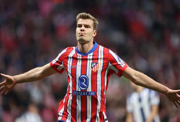 <p>Fenerbahçe, Alexander Sörloth için pusuya yattı.<br />
<br />
Kanarya, Atletico Madrid'de mutsuz olduğu konuşulan Norveçli santraforun durumunu yakından takip ediyor.<br />
<br />
(FANATİK)</p>