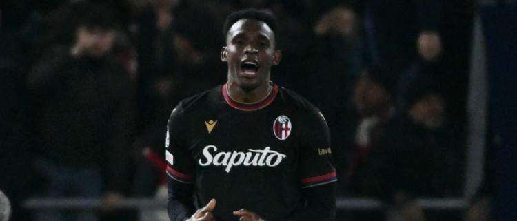<p>Galatasaray'ın stoper transferinde Bologna'dan Jhon Lucumi için çalışmalar hız kazandı.<br />
<br />
Davinson Sanchez'in milli takımdan arkadaşı olan Kolombiyalı oyuncu için temaslar başladı.<br />
<br />
(TAKVİM)</p>
