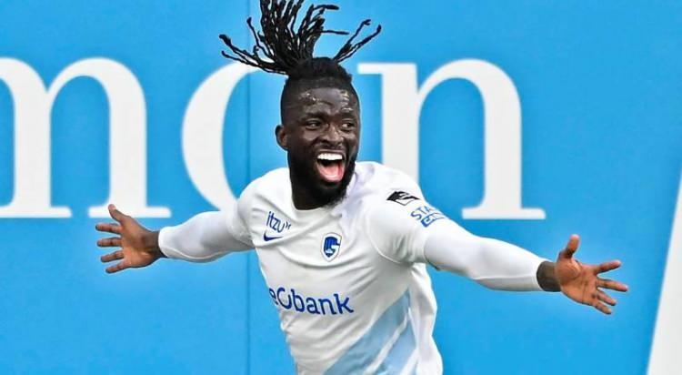 <p>Beşiktaş'ta forvet bölgesi için öne çıkan iki isim Embolo ve Arokodare.<br />
<br />
Oyuncularla yapılan pazarlıklarda pürüzleri gideren siyah-beyazlılar, Monaco ve Genk ile görüşmelerini sürdürüyor.<br />
<br />
(SÖZCÜ)</p>
