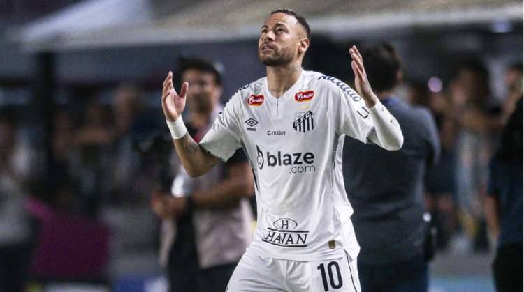 <p>Santos, Neymar'ın sözleşmesini uzatmak istiyor.<br />
<br />
İsmi Fenerbahçe'yle de geçen Brezilyalı yıldıza, Avrupa'dan ilgi oldukça fazla. Henüz net kararını veremeyen 33 yaşındaki oyuncu ise teklifleri değerlendiriyor.<br />
<br />
(FANATİK)</p>