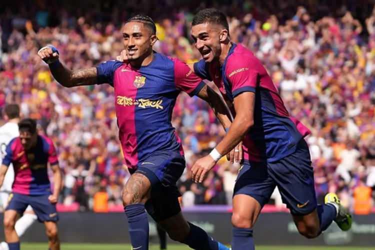 <p>LaLiga'da sezonu şampiyon olarak tamamlayan Katalan ekibi, toplam kadro değerini 190 milyon Euro artırarak 1.07 milyar Euro seviyesine çıkardı.</p>
