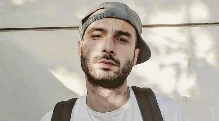 <p>Sansar Salvo lakabıyla tanınan rap müzisyeni Ekin Can Arslan'ın ailesinden şikayetçi olduğu ortaya çıktı.</p>