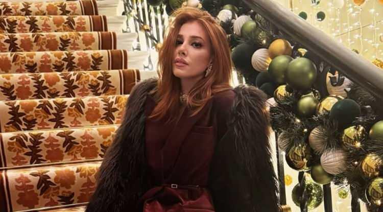 <p>İddiaya göre; Elçin Sangu evinin mimarisi yapmak üzere anlaştığı mimara <strong>400 bin TL </strong>tutarında ödeme yapması gerekiyordu.</p>