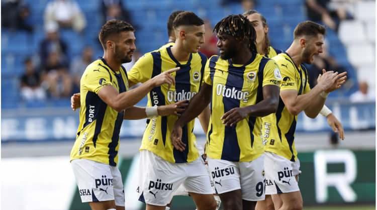 <p>Yeni yapılacak transferler ile kabuk değiştirmesi beklenen Fenerbahçe'de kadrodaki şişkinliği azaltmak amacıyla gelen teklifleri değerlendirme kararının alındığı ifade edildi.</p>