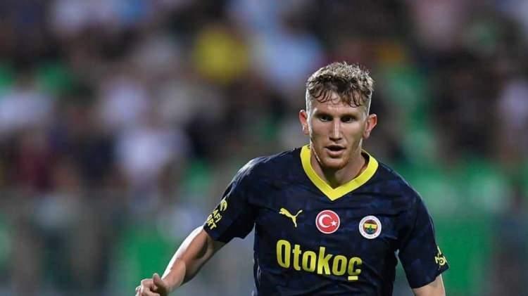 <p>* Burak Kapacak</p>